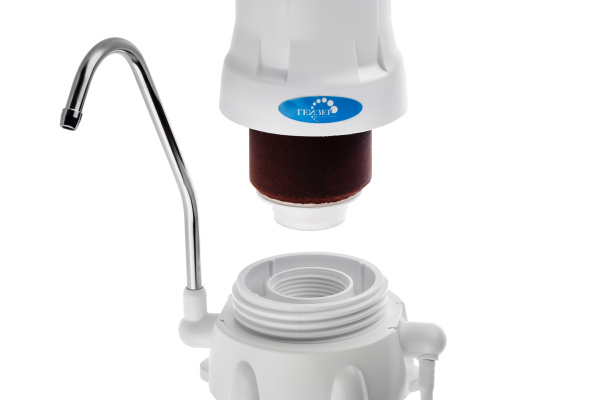 Бытовой напорный фильтр Гейзер 1УЖ Евро для жесткой воды