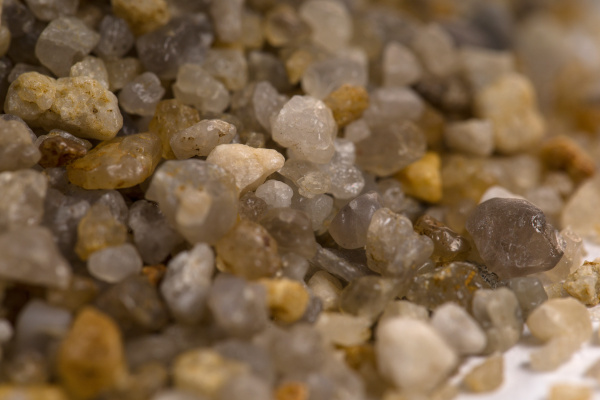 Кварц зернистый 2-5 мм отмытый, 25 кг