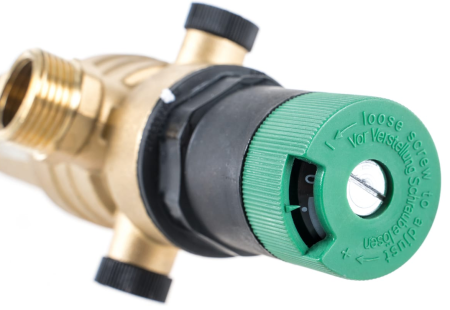 Бытовой магистральный фильтр Гейзер Бастион 7508155201 1/2" для горячей воды с регулятором давления Бытовой магистральный фильтр Гейзер Бастион 7508155201 1/2" для горячей воды с регулятором давления